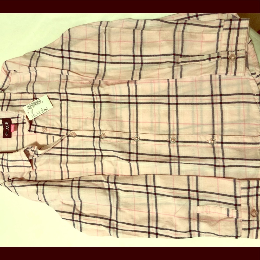 Full sleeves pink shirt.